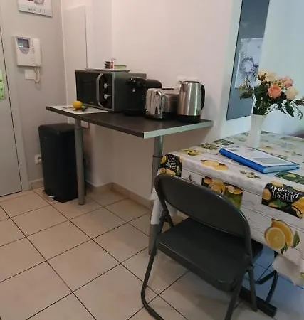 Medicis Charmant Studio Climatise Port Riquier Acropolis *