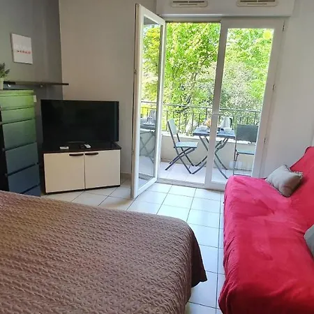 דירה Medicis Charmant Studio Climatise Port Riquier Acropolis *